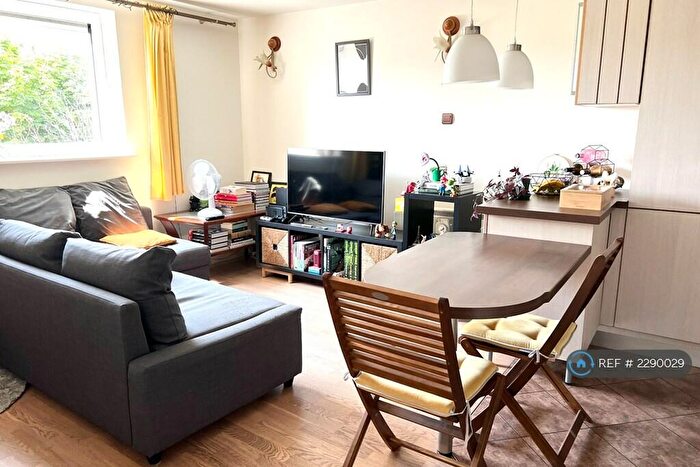 1 Bedroom Flat To Rent In Greenfell Mansions, London, SE8