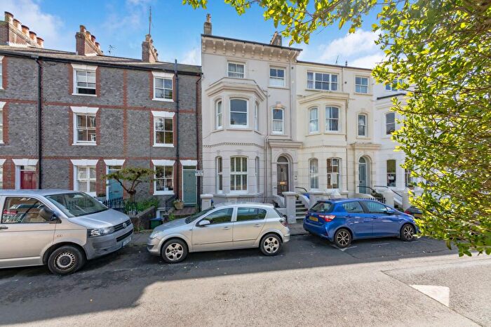 3 Bedroom Flat For Sale In Grange Road, Lewes, BN7