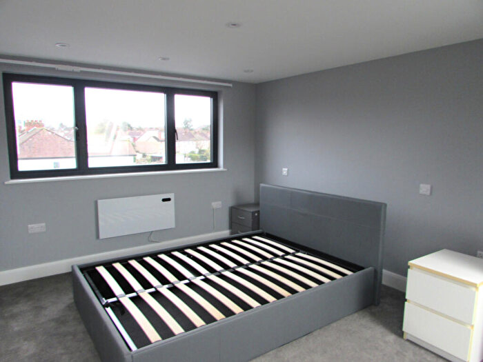 1 Bedroom End Of Terrace House To Rent In Harley Road, Harrow, Middlesex, HA1