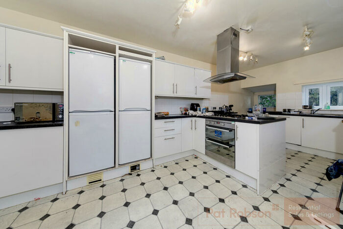 6 Bedroom Terraced House To Rent In Osborne Avenue, Jesmond, Newcastle Upon Tyne, NE2