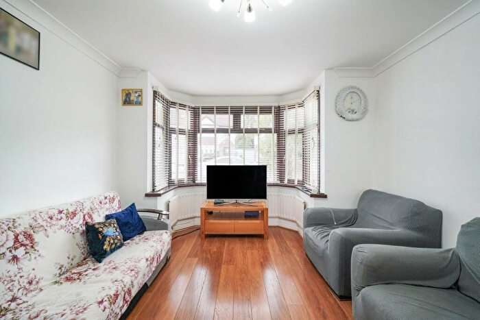 3 Bedroom Semi-Detached House For Sale In Windsor Crescent, Harrow, HA2