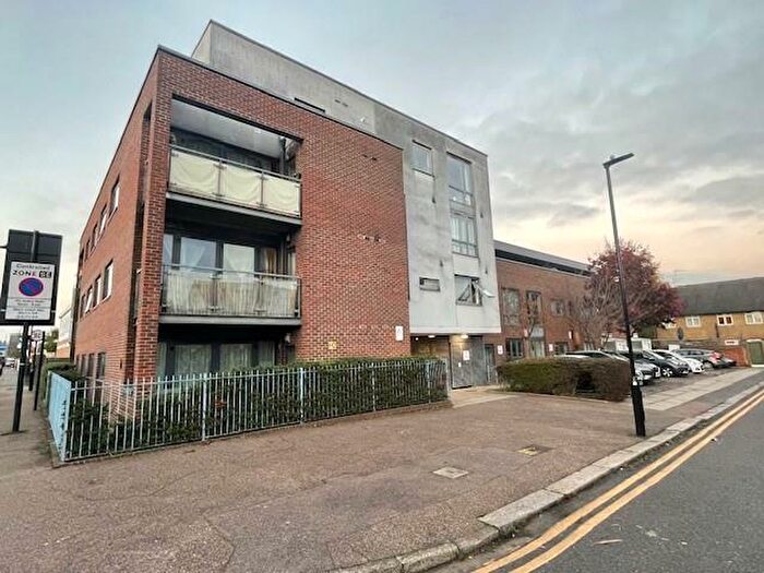 2 Bedroom Flat To Rent In Shaw House, Queen Street, Tottenham, N17