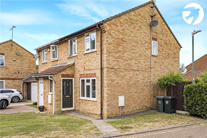 3 Bedroom Semi Detached House For Sale In Trivett Close, Greenhithe, Kent, DA9
