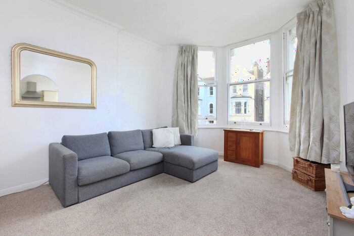 2 Bedroom Flat To Rent In Sisters Avenue, Battersea, London, SW11