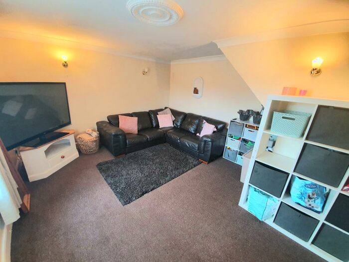 3 Bedroom End Of Terrace House To Rent In Station Street, Donington, PE11