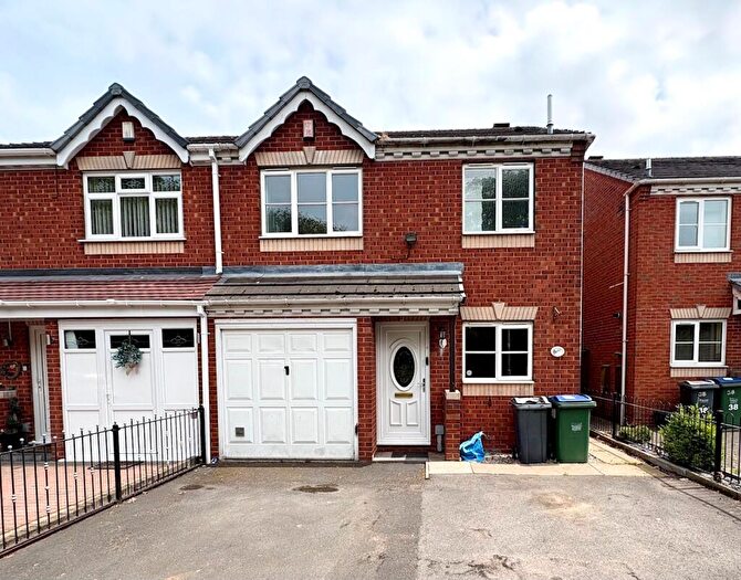 3 Bedroom House To Rent In Leveson Drive, DY4