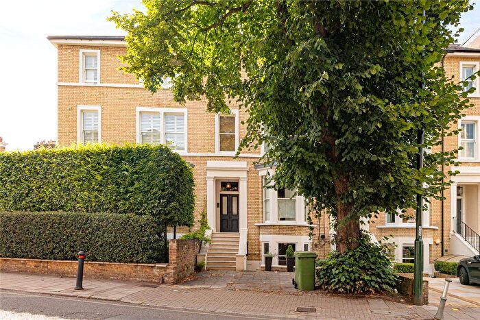 2 Bedroom Flat To Rent In Friars Stile Road, Richmond, TW10