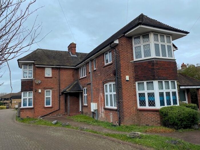 2 Bedroom Maisonette To Rent In Upminster Road South, Rainham, RM13