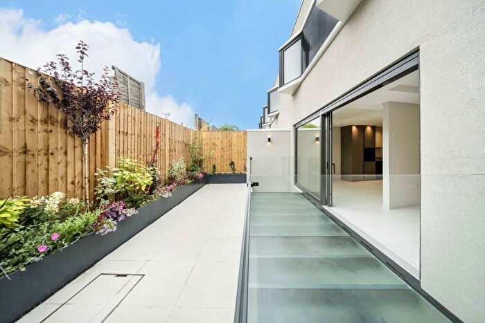 5 Bedroom House To Rent In Rigeley Mews, Kensal Rise, NW10