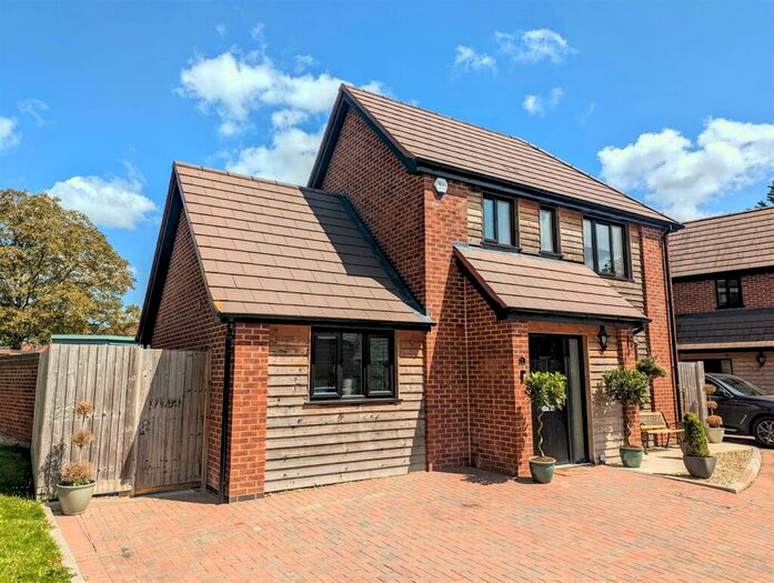 3 Bedroom Detached House For Sale In Laburnum Villas, Hartpury, GL19