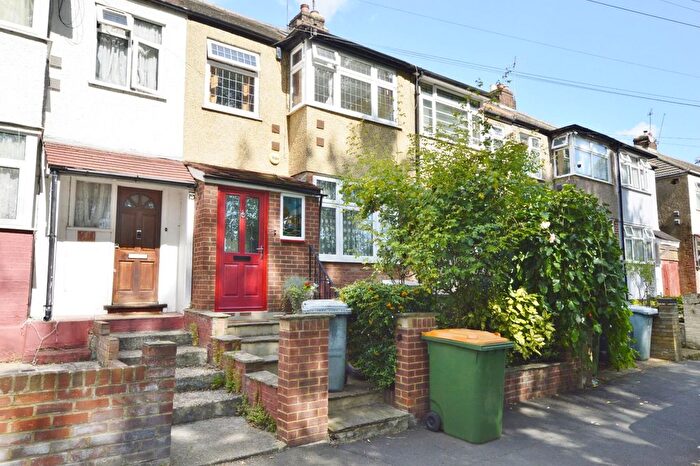 3 Bedroom Terraced House To Rent In Stevenage Road, East Ham, London, E6