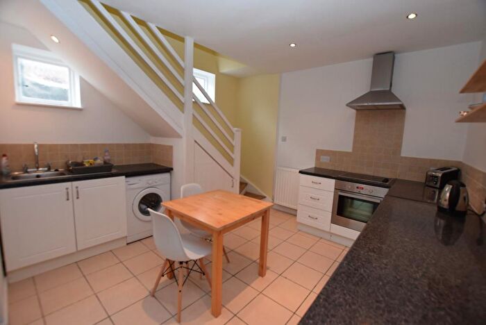 1 Bedroom Detached House To Rent In Stanley Street, Derby, - Students /, DE22
