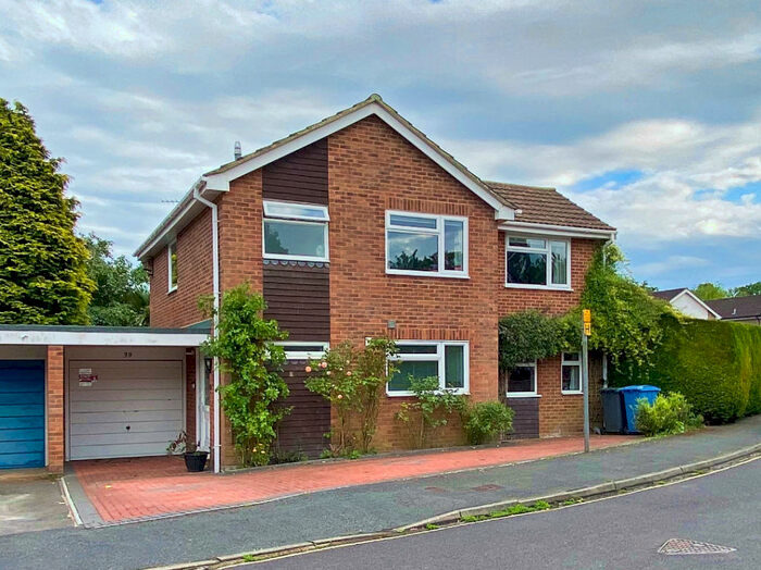 4 Bedroom Link Detached House To Rent In Durnsford Avenue, Fleet, GU52