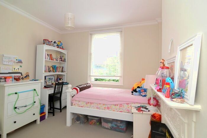 5 Bedroom Detached House To Rent In Defoe Avenue, Richmond, Uk, TW9