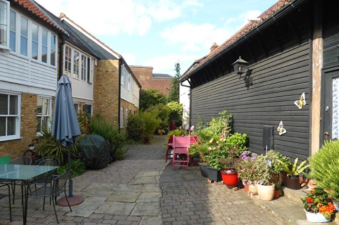1 Bedroom Flat To Rent In High Street, Ewell, KT17