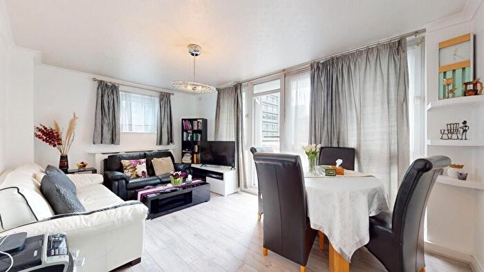 3 Bedroom Flat To Rent In Hall Place, London, W2