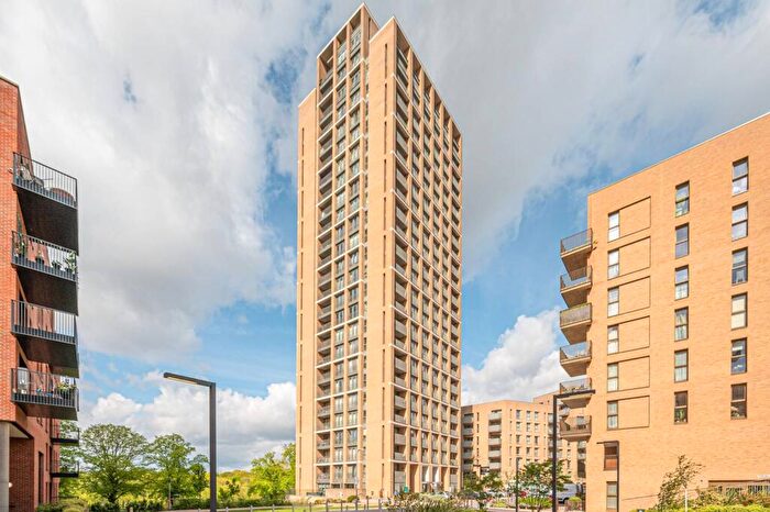 2 Bedroom Flat To Rent In Moorhen Drive, Hendon, London, NW9