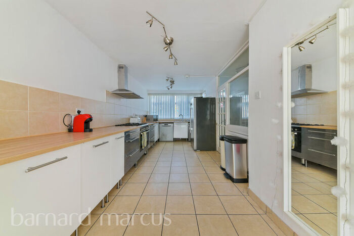 4 Bedroom House To Rent In Fleming Road, London, SE17