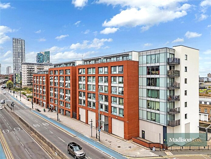 2 Bedroom Flat To Rent In High Street, Stratford, London, E15