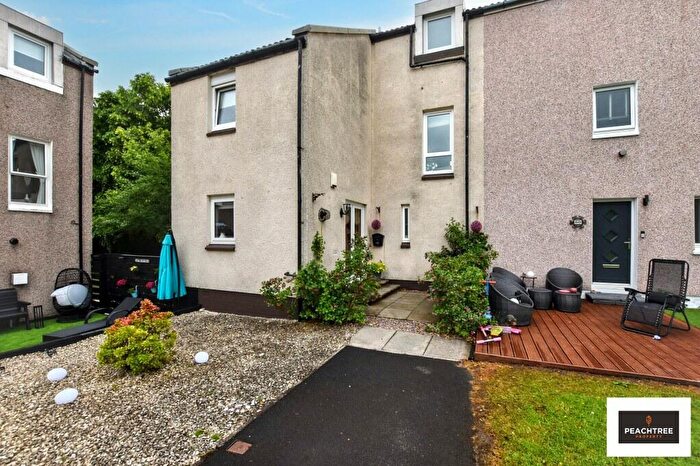 4 Bedroom Semi-Detached House For Sale In Mains Wood, Erskine, PA8