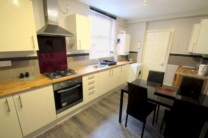 4 Bedroom Property To Rent In Paton Street, Leicester, LE3