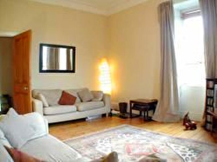 2 Bedroom Flat To Rent In Easter Road, Edinburgh, EH6