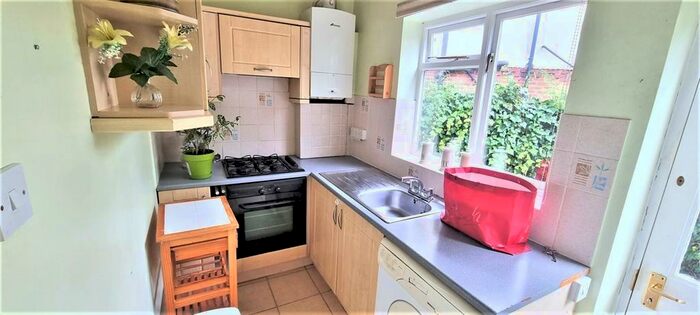1 Bedroom Semi-Detached House To Rent In Brockenhurst Avenue, Worcester Park, London, KT4