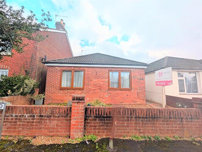 2 Bedroom Detached Bungalow For Sale In Consort Road, Eastleigh, SO50