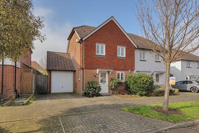 2 Bedroom Semi Detached House For Sale In Langley Way, Kings Hill, ME19