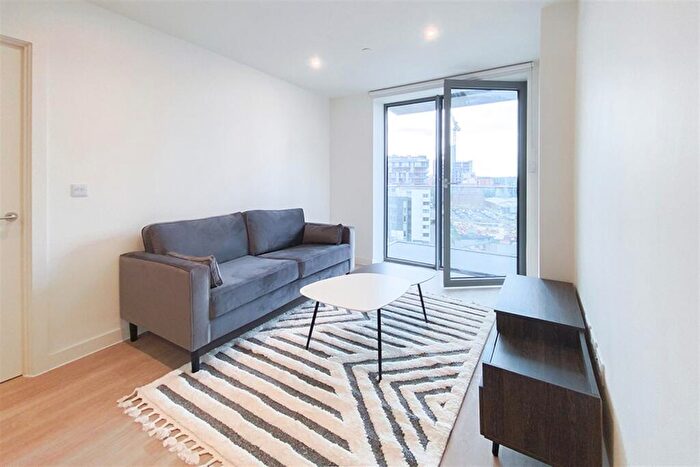 1 Bedroom Apartment To Rent In Laurence Place, Embankment West, M3