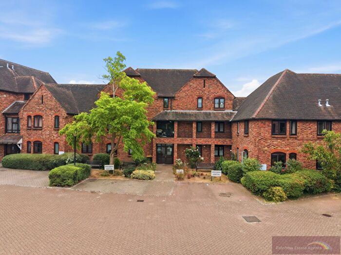 1 Bedroom Flat For Sale In Quaker Lane, Waltham Abbey, EN9