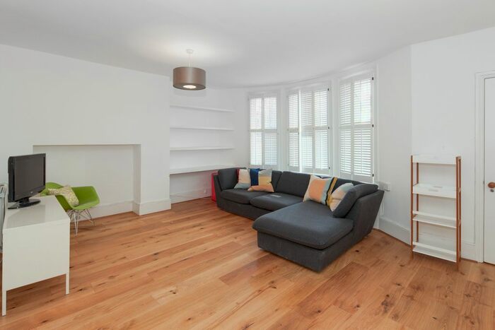 2 Bedroom Flat To Rent In Ladbroke Grove, London, W11