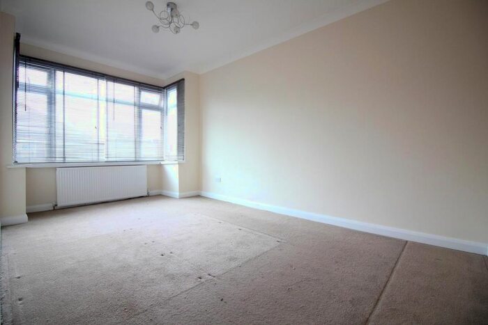 3 Bedroom Property To Rent In Shakespeare Avenue, Hayes, UB4