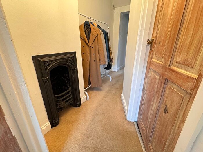 2 Bedroom End Of Terrace House For Sale In Church Road, Streatley, Luton, LU3