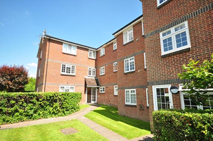1 Bedroom Flat To Rent In Abbotsbury Court, Horsham, RH13