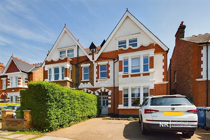 1 Bedroom Flat To Rent In Twyford Avenue, London, Greater London., W3