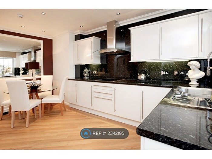 2 Bedroom Flat To Rent In Charlemont, Norton, Worcester, WR5