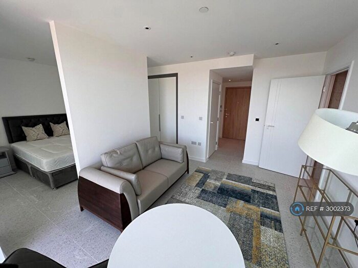 Studio To Rent In Jacquard Point, London, E1