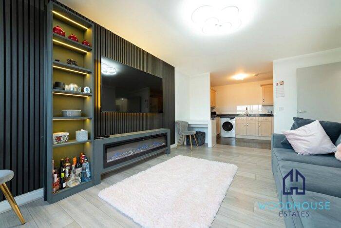 1 Bedroom Flat To Rent In Cline Road, London, N11