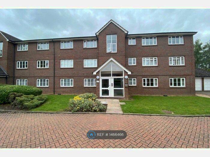 2 Bedroom Flat To Rent In Corfe Close, Borehamwood, WD6