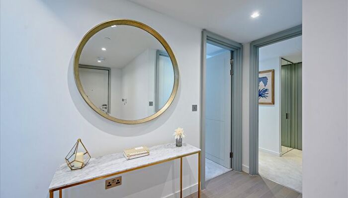 3 Bedroom Flat To Rent In Garrett Mansions, London, W2
