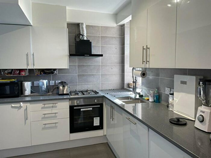 4 Bedroom Private Hall To Rent In St. Pauls Drive, Lancaster, LA1