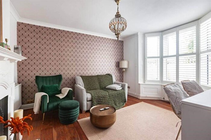 1 Bedroom Apartment For Sale In Norfolk Street, Whitstable, CT5