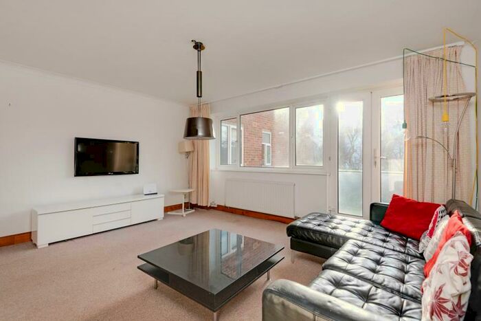 2 Bedroom Apartment To Rent In Fellows Road, Belsize Park, NW3