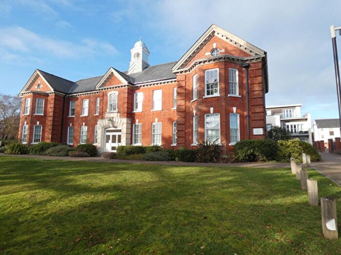 2 Bedroom Flat To Rent In Idsworth Court, Limes Park, Basingstoke, RG24