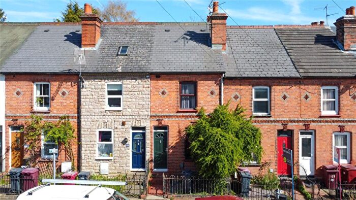 3 Bedroom Terraced House For Sale In Elgar Road, Reading, RG2