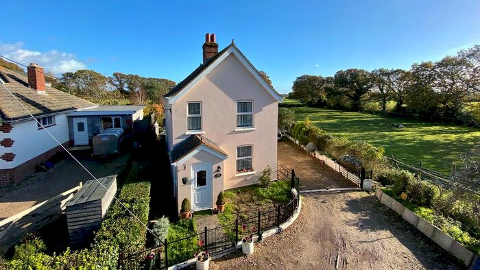 3 Bedroom Detached House For Sale In Bowling Green, Pennington, Lymington, SO41