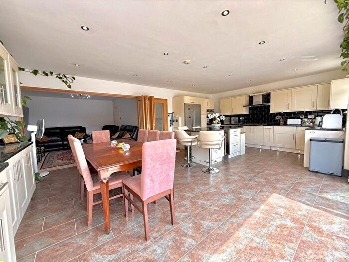 4 Bedroom Bungalow For Sale In Medina Way, Upper Stratton, Swindon, SN2