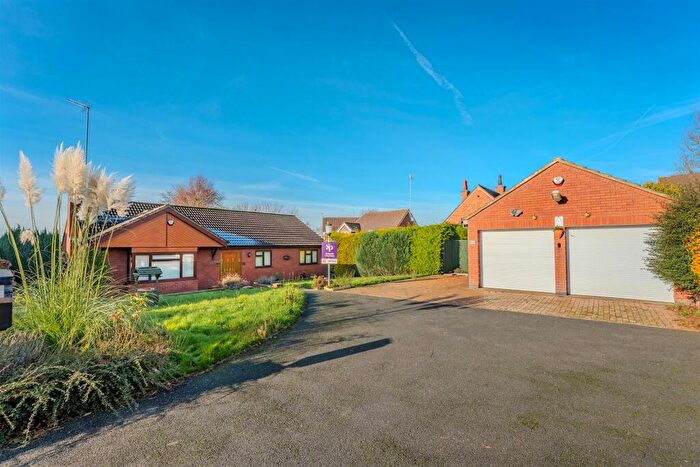 3 Bedroom Detached Bungalow For Sale In Rockingham Paddocks, Kettering, NN16