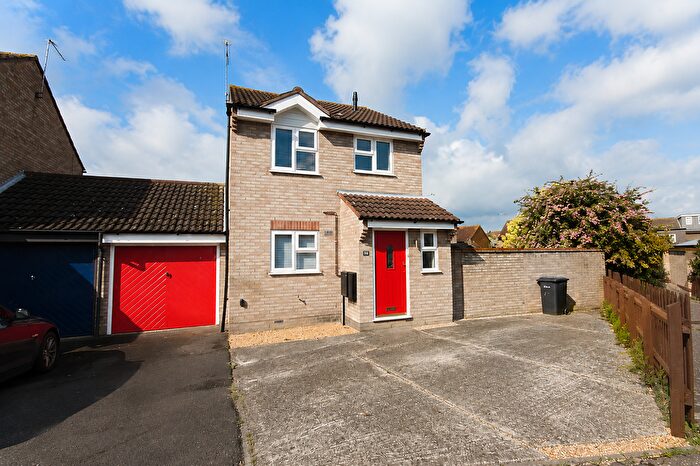 3 Bedroom Link Detached House To Rent In Golding Thoroughfare, Springfield, Chelmsford, CM2